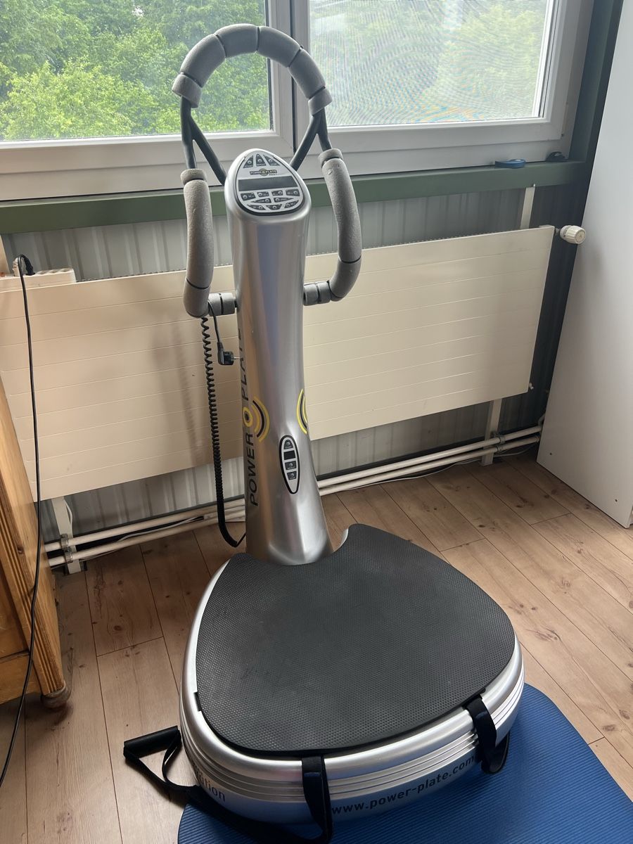 Power Plate Hometrainer: ORIGINAL PowerPlate Next Generation – Usato da Laufen venduto da groove60