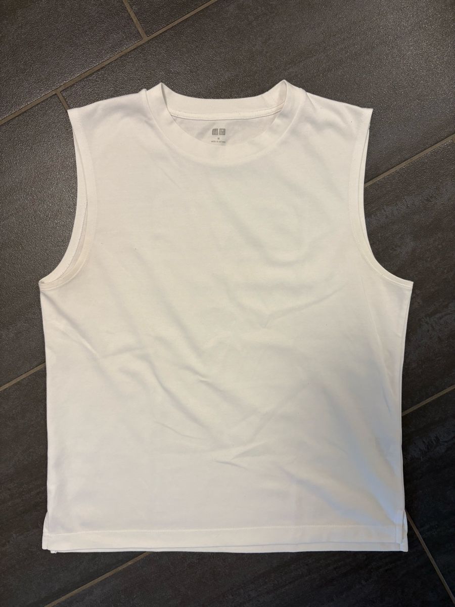 T-shirt: Uniqlo Tank Top M – Usato da Rümlang venduto da svent 1