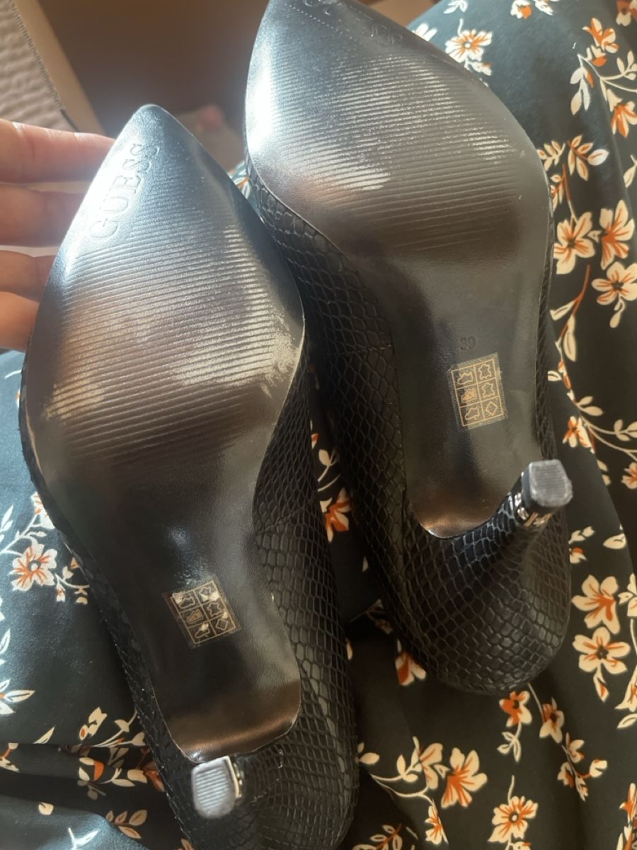 Guess Chaussures femmes: Damenschuhe Guess Grösse 39 Lederoptik – Neuf (Voir description) à Hindelbank par Silya1 3