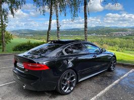 Jaguar XE 2.0T 300 Sport AWD (30t) | Top Zustand 