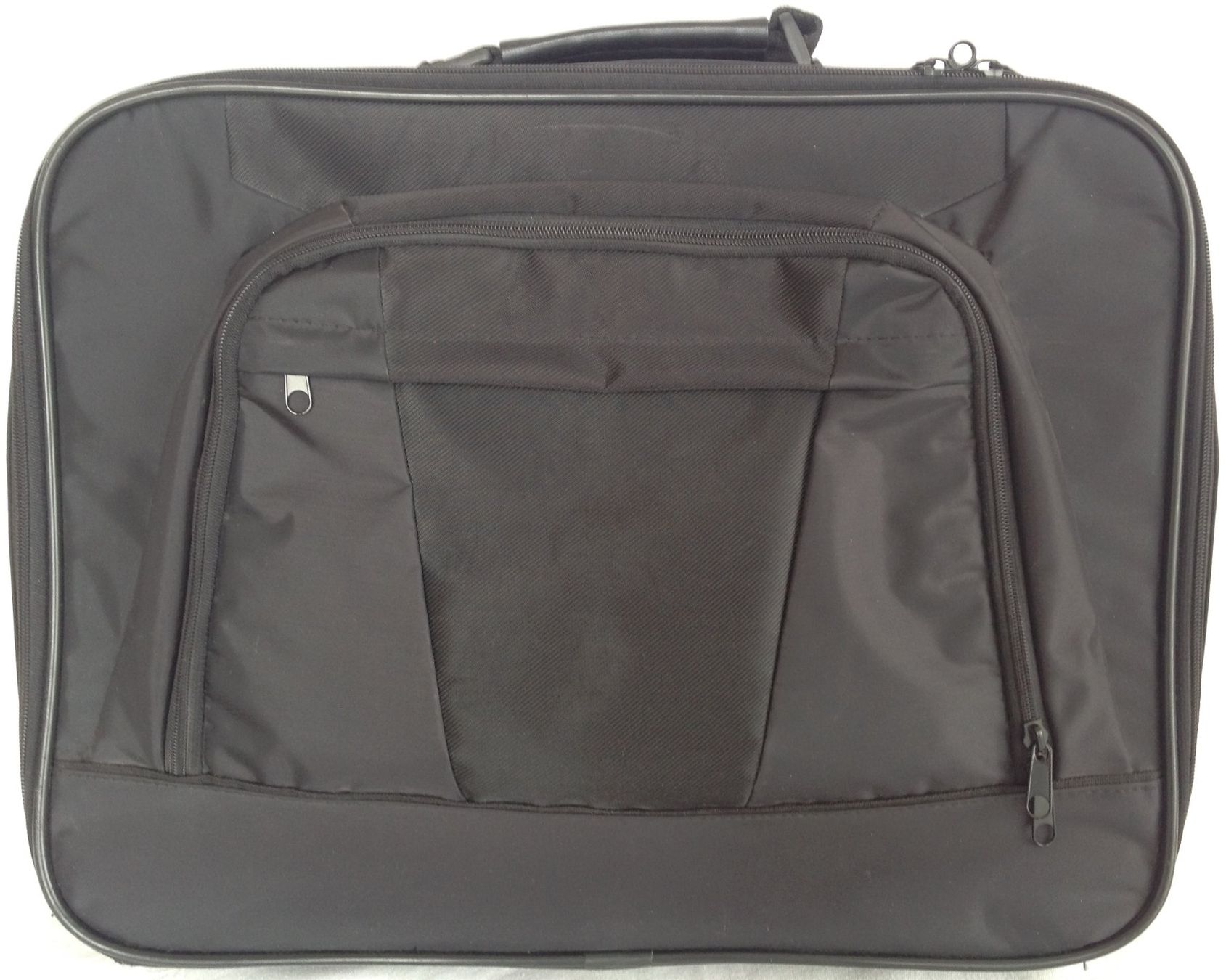 Targus Taschen: Targus ONC025EU Notebook Tasche 17" Clamshell-Design schwarz – Gebraucht aus Reinach AG von RiesenServicesGmbH