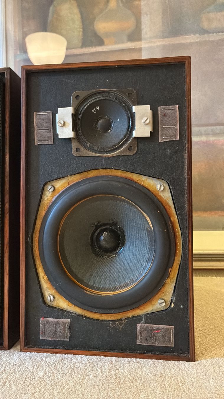 Bang & Olufsen Casse acustiche: B&O Beovox 2200 . – Usato da Zürich venduto da HiFiAtelier 6