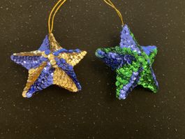 2 Weihnachtssterne Pailletten blau grün gold Deko Anhänger