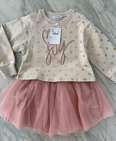 Ganz neues Set Pullover & Rock von Mayoral Gr. 116cm
