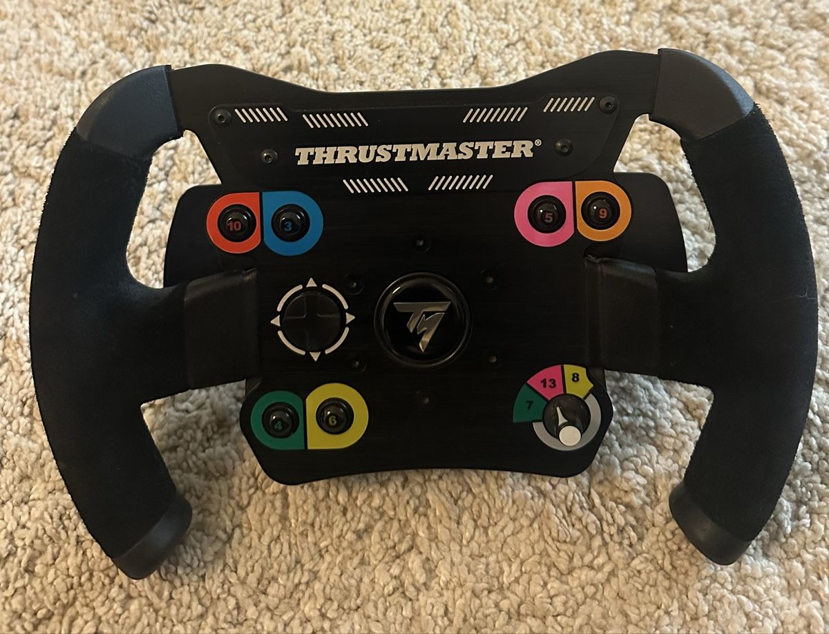Thrustmaster Manettes: Thrustmaster Rennlenkrad Set mit zwei Lenkräder – D'occasion à Seedorf BE par Tmatrix 5