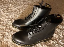Schwarze Dr. Martens Boots, Grösse 44, Ungetragen!