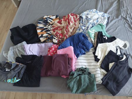 23 TEILIGES MARKENKLEIDER PAKET GR. S