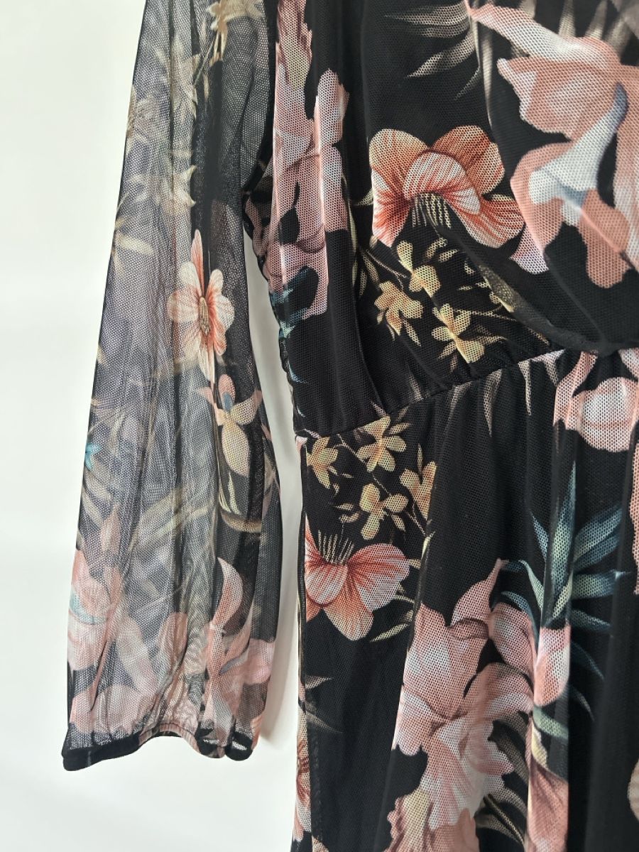 Vestiti: Schönes Kleid mit Blumenmuster,Gr 36 – Usato da Schwarzenbach SG venduto da spa_28pd 1