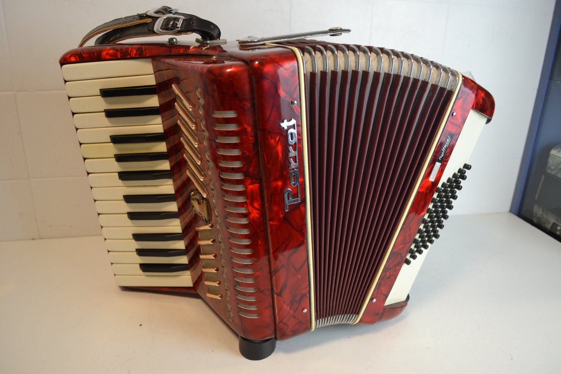 Strumenti musicali: Akkordeon chromatisch Parrot – Usato da Zürich venduto da Brockito 4