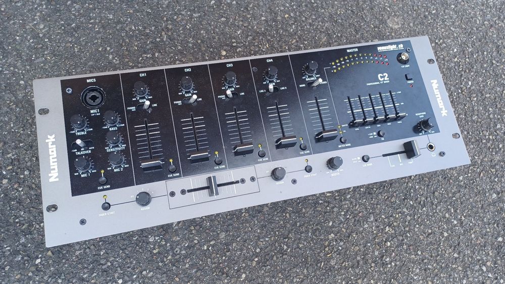 Numark C2 Rack DJ Mixer Crossfader XLR out (Gebraucht) in Watt für CHF ...