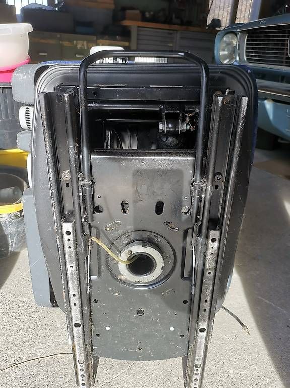 Tutti pezzi di ricambio auto: Fahrersitz – Usato da Paspels venduto da rtach450 2