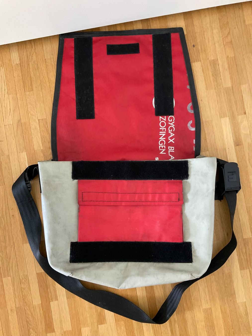 Freitag Taschen: FREITAG MESSENGER TASCHE – Gebraucht aus Zürich von dee_75my 6