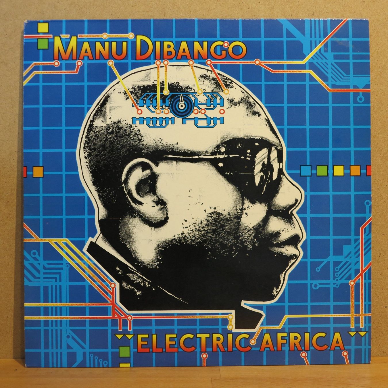 Dischi in vinile: Manu Dibango - Electric Africa / LP 1985 – Usato da Zürich venduto da Naim60