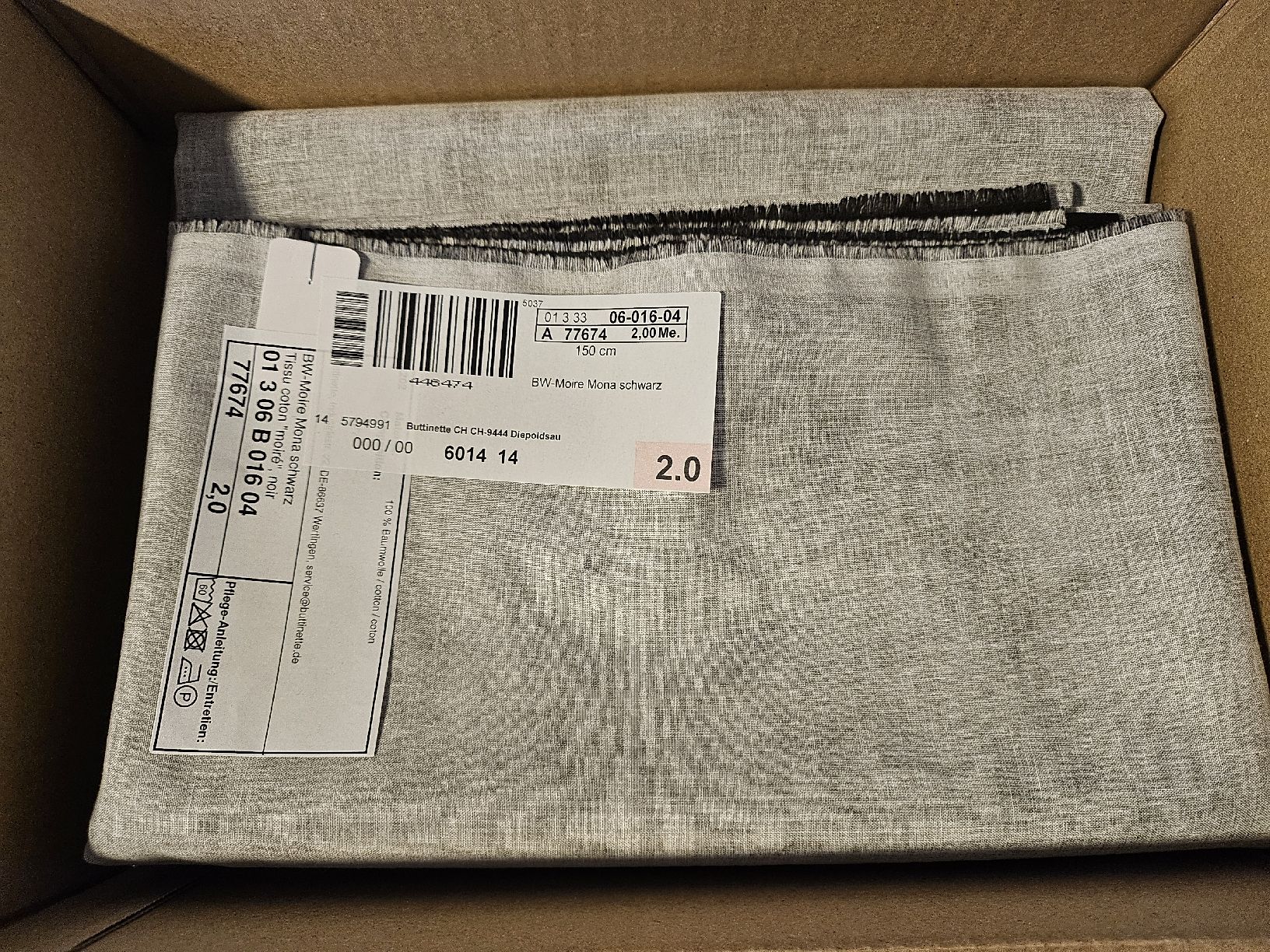 Tessuti: Stoff Mona schwarz 2.00m 150cm, neu! – Nuovo e nell'imballaggio originale da Hunzenschwil venduto da nudget