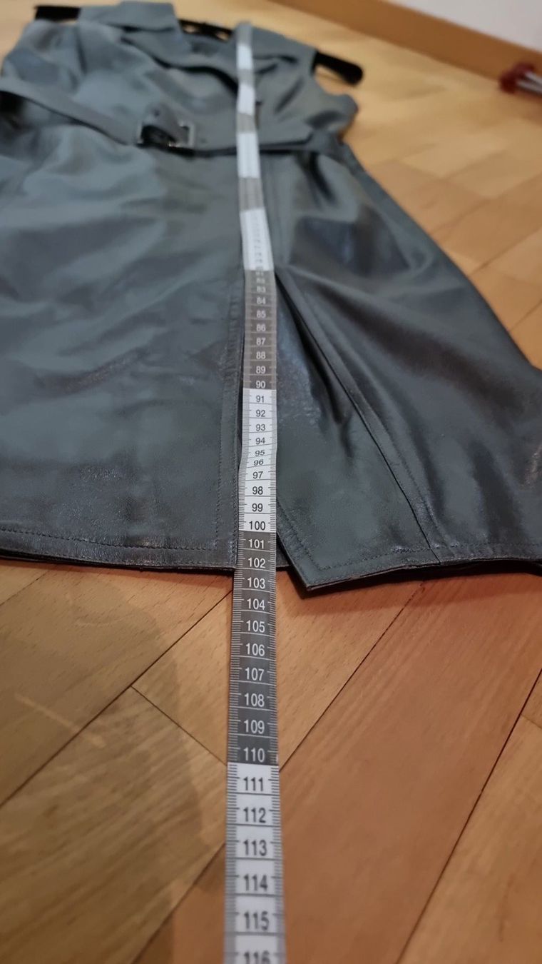 Kleider: Elegantes Lederkleid Gr. 38, tailliert, mit Gürtel – Gebraucht aus Wald ZH von CapLux 8