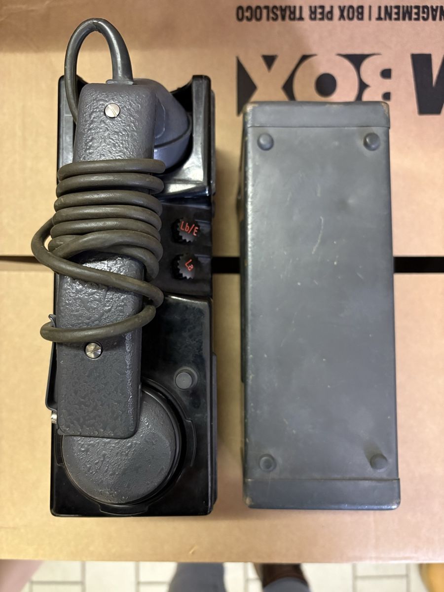 Telefoni: Schweizer Armee Feldtelefon – Usato da Meilen venduto da Harley.