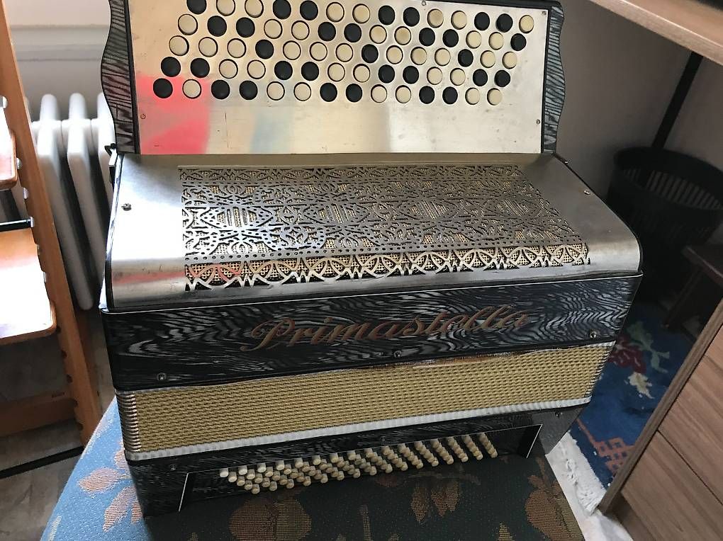 Musikinstrumente: accordeon chromatique année 1950 – Gebraucht aus Neuchâtel von salade03 1