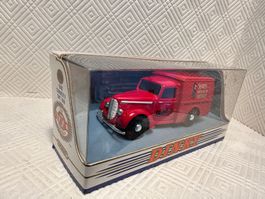 DinkyMatchbox DY-8 1948 Commer 8 CWT Van „Sharps Toffee“