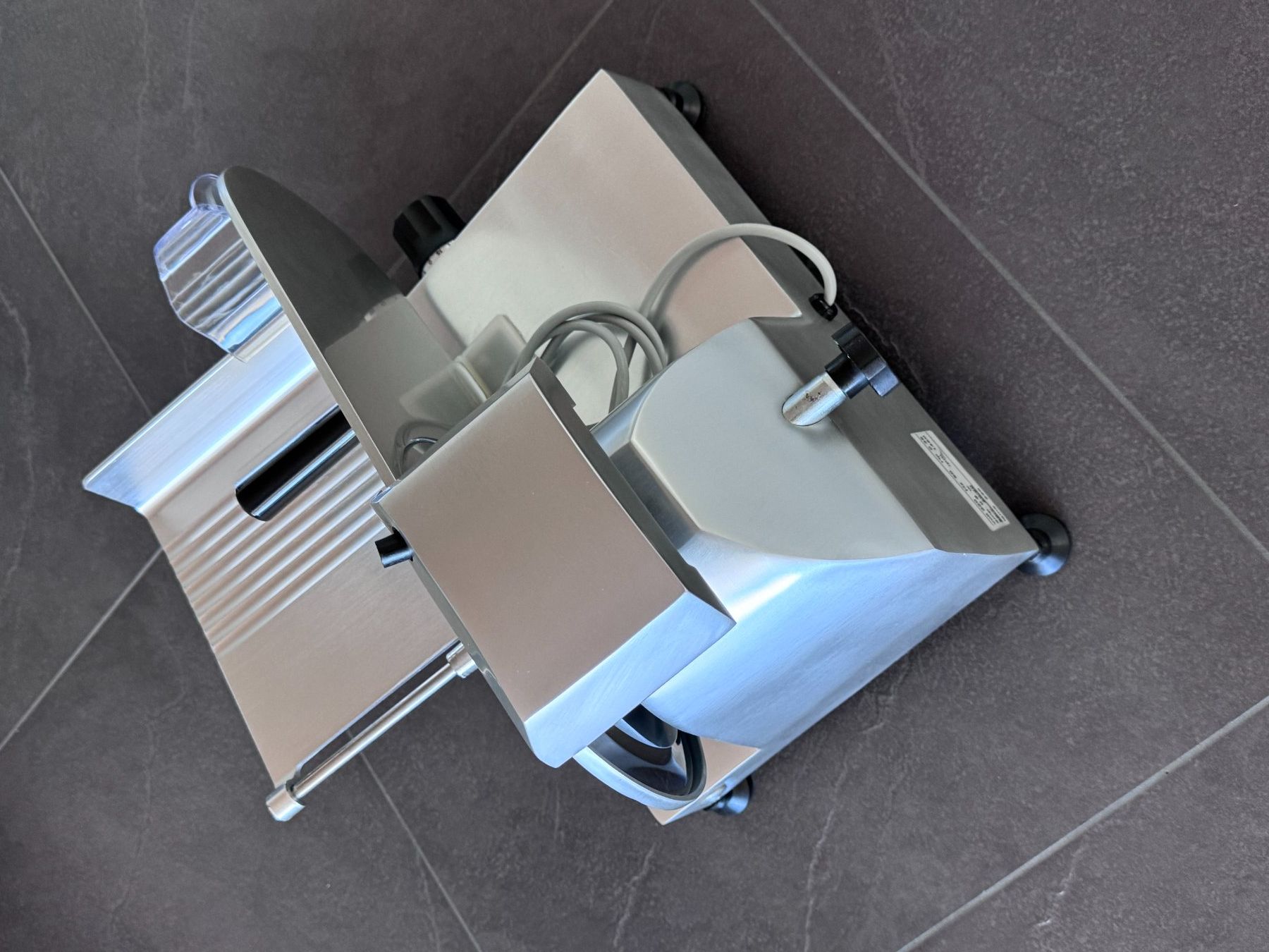 Elettrodomestici da cucina: Aufschnitt- Fleischmaschine mit Schärfkopf integriert – Usato da Dagmersellen venduto da Maa0 2