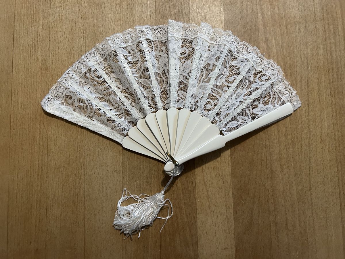 Borse da donna: Brauttasche, Cremeweiss, Designstück – Usato da Winterthur venduto da miramare2006 2