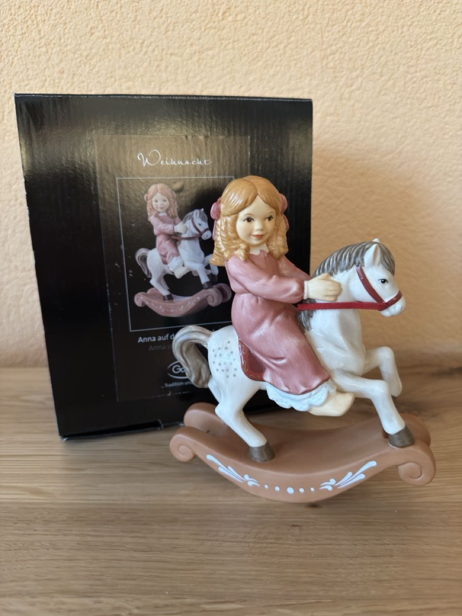 Statuette: Goebel Mädchen mit Schaukelpferd – Usato da Sarmenstorf venduto da Nathaliie_21