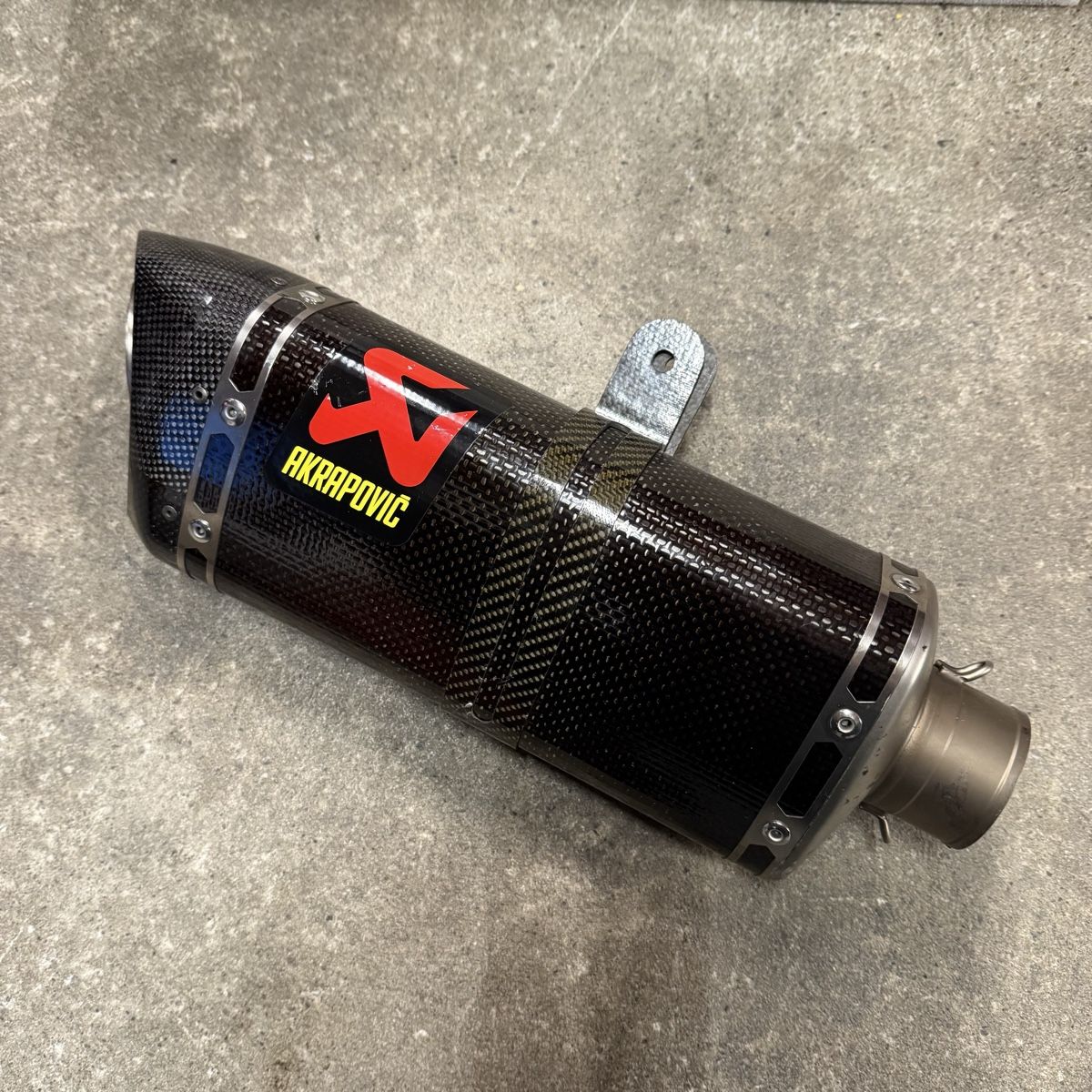 Yamaha Auspuffanlagen: Yamaha R3 / MT03 Akrapovic Auspuff – Gebraucht aus Appenzell Steinegg von abcdefg070 1