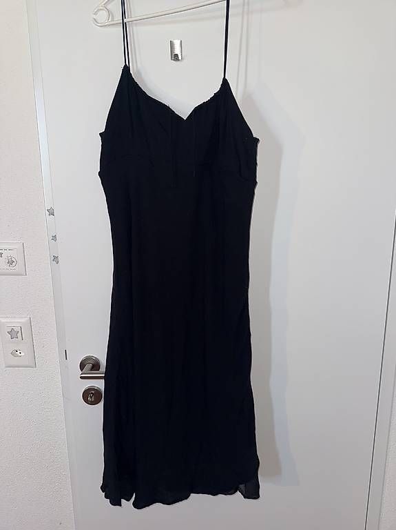 Vestiti: Bershka Kleid schwarz - XL – Usato da Rothrist venduto da G.F.1997