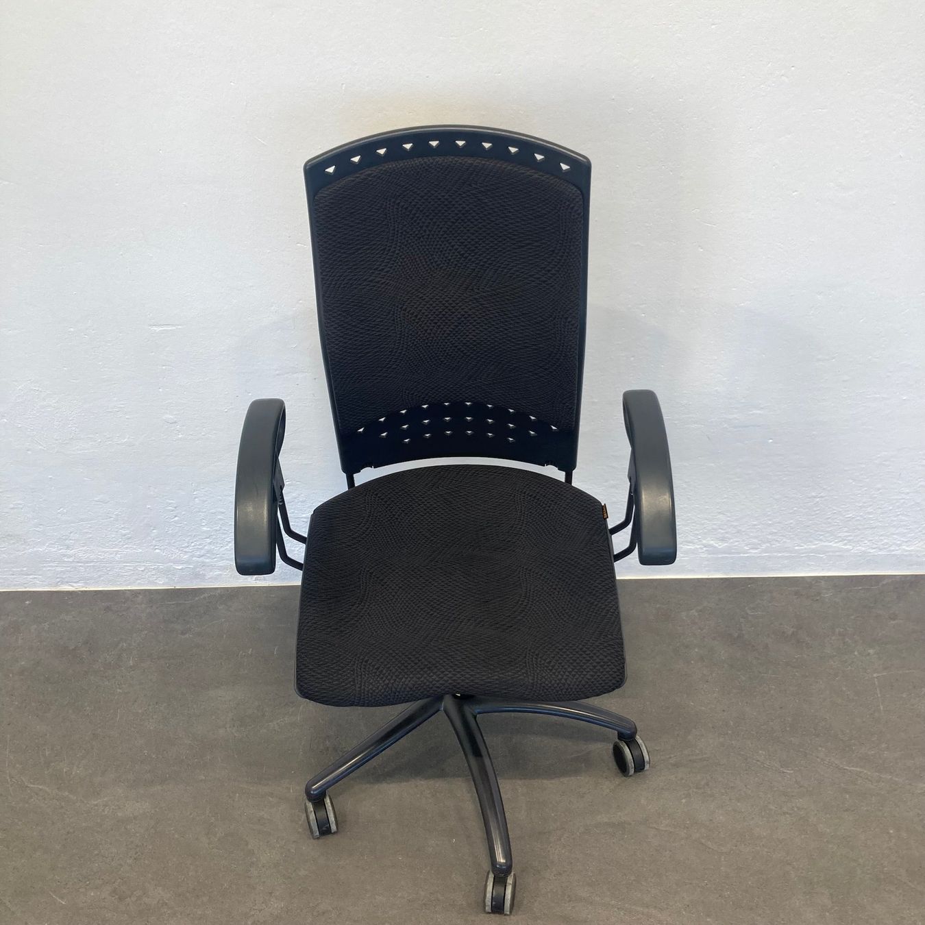 Sitag Sedie: Sitag Reality Bürodrehstuhl anthrazit gemustert – Usato da Schönenwerd venduto da mcofficeshop 7