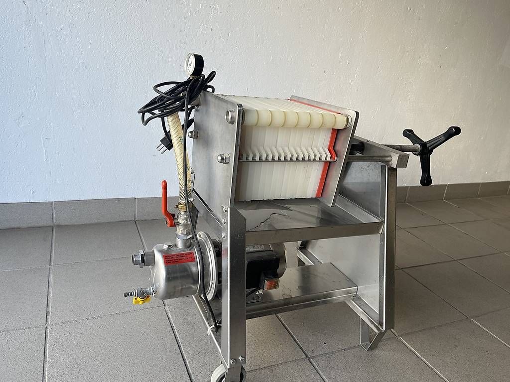 Alle Maschinen: Filtreuse à vin – Gebraucht aus Réchy von gil_2r6d