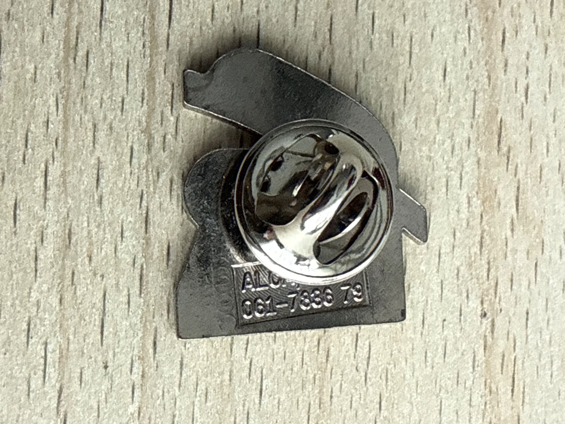 Placchette & Badge: Pin Coiffure Peter Basel – Usato da Glattbrugg venduto da Schweigmatt 1