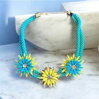 Halskette mit Blumen-Anhänger, Sommer-Look!
