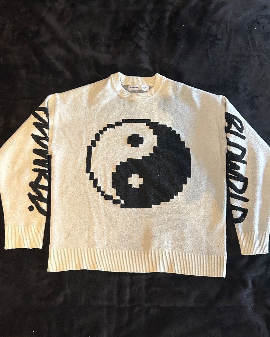 Bershka Maglioni & Felpe: Pullover Bershka Yin Yang Design Weiss Grösse M – Nuovo (secondo la descrizione) da Roggwil BE venduto da ghemma