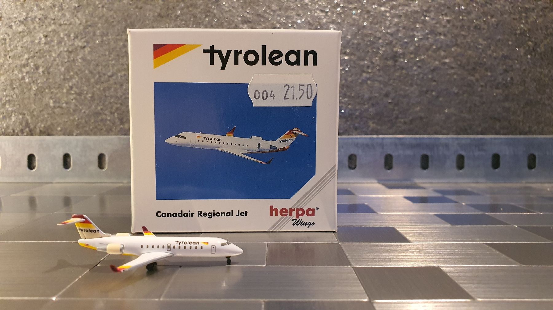 Herpa Kit di modellismo & Modellini statici: HERPA TYROLEAN CANADAIR REGIONAL JET – Usato da Männedorf venduto da Modellbau-wyss 2