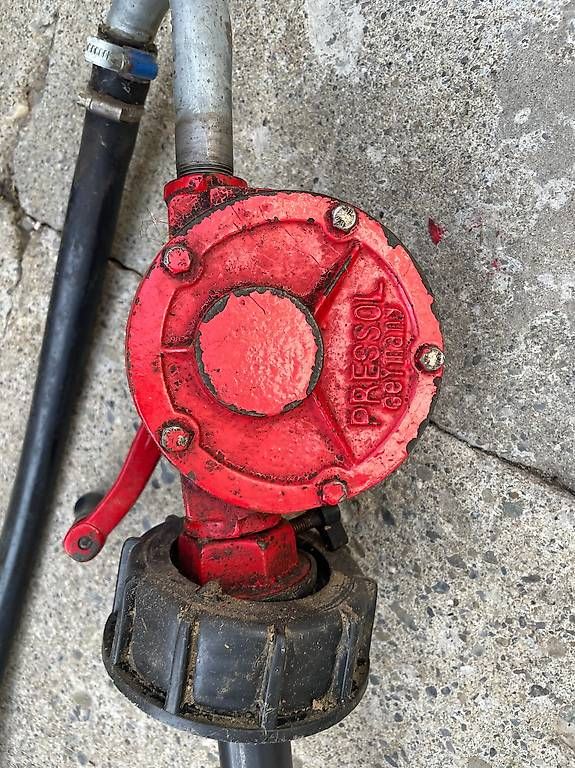 Pompe a diesel & di travaso: pompe pour citerne a mazout – Usato da La Croix (Lutry) venduto da netrajet 1