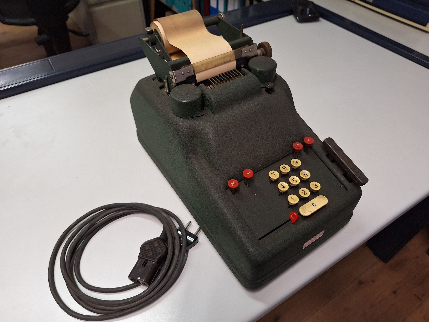 Tutte le macchine: Vintage Rechenmaschine von Addo – Usato da Brütten venduto da Mike164