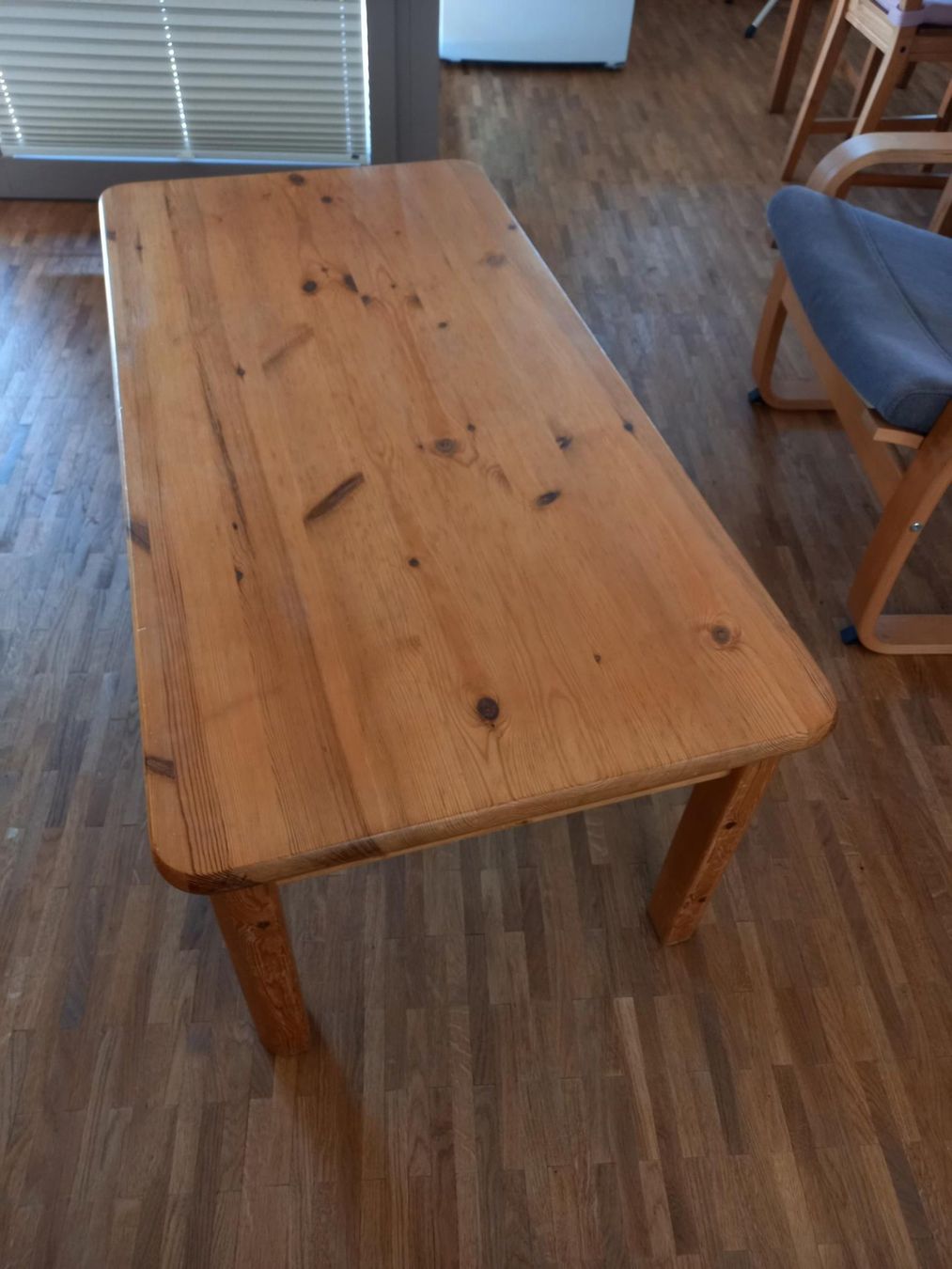 Tavoli: Salontisch Holz massiv hell 110x55, Höhe 45 – Usato da Wengi b. Frutigen venduto da albion7 1