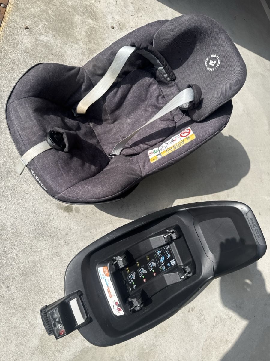 Maxi-Cosi Seggiolini per auto: Maxi-Cosi Babyschale mit Station, Isofix – Usato da Steinhausen venduto da GrosserTiger99
