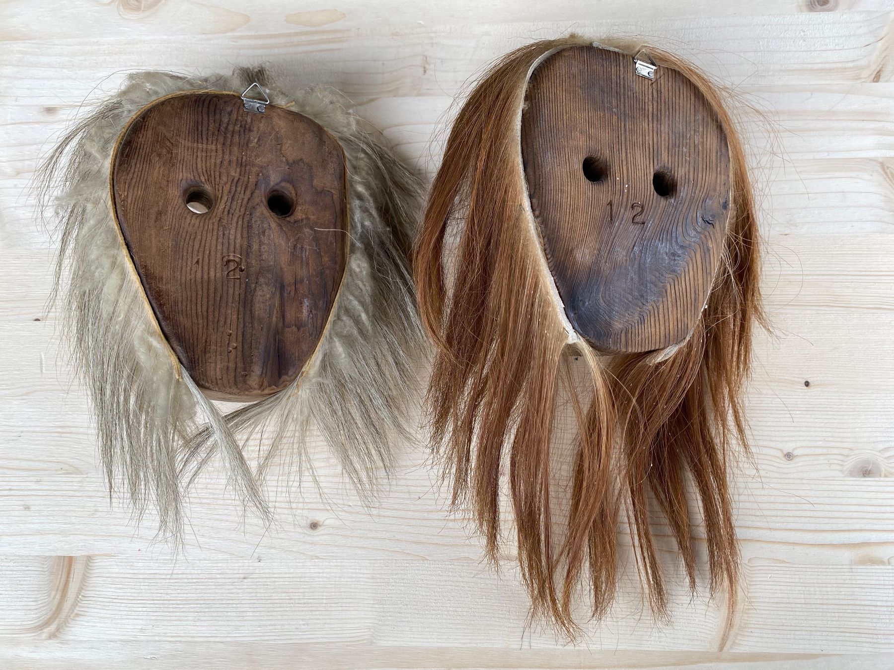 Sonstige Antiquitäten & Kunst: 2 sehr schöne alte Walliser Holzmasken – Gebraucht aus Feldbach von Olive1 8