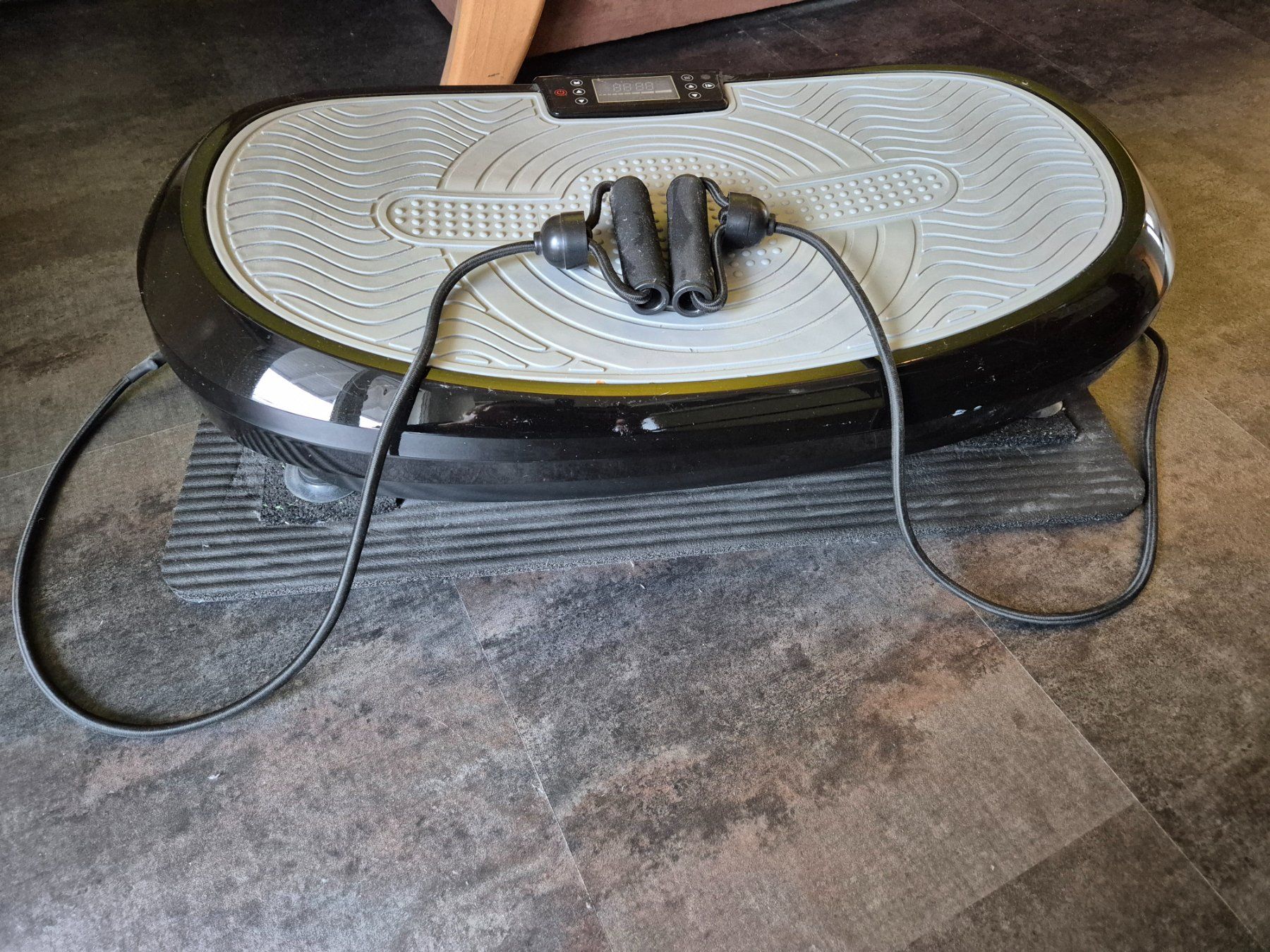 Hometrainer: Vibrationsplatte Klarfit Vibe 4DX – Usato da Bremgarten AG venduto da Spirelli 3