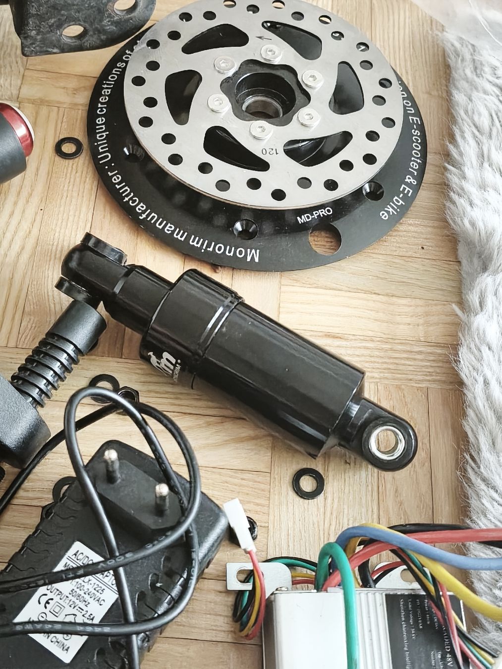 Sonstiges Fahrzeugzubehör: pièces trottinette électronique – Gebraucht aus Froideville von han_vkm7 8