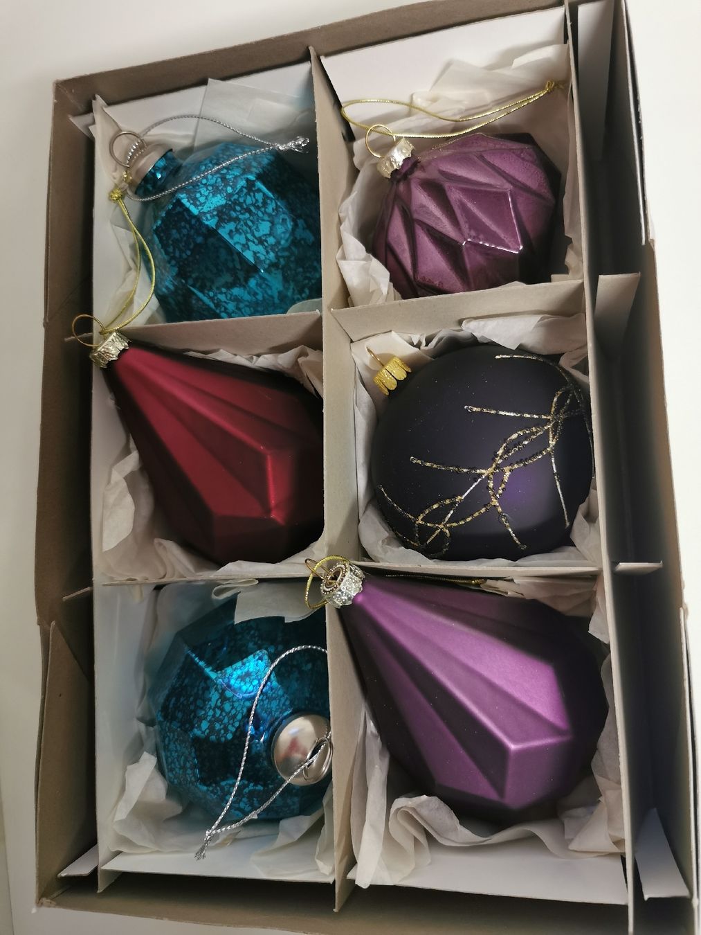 Alle Dekorationen: Weihnachtskugeln 6er Set Glas bunt geometrisch neu – Neu und originalverpackt aus Arisdorf von RiversunElite 2