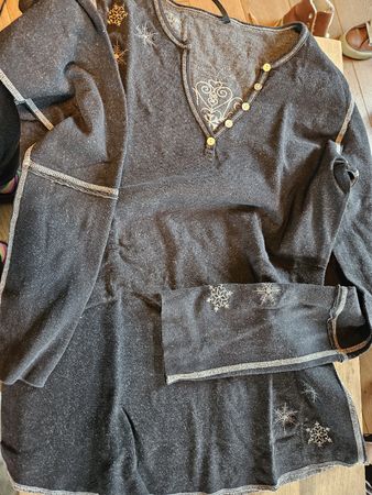 Winter-Shirt, Gr. S, mit Schneeflocken Muster❄️