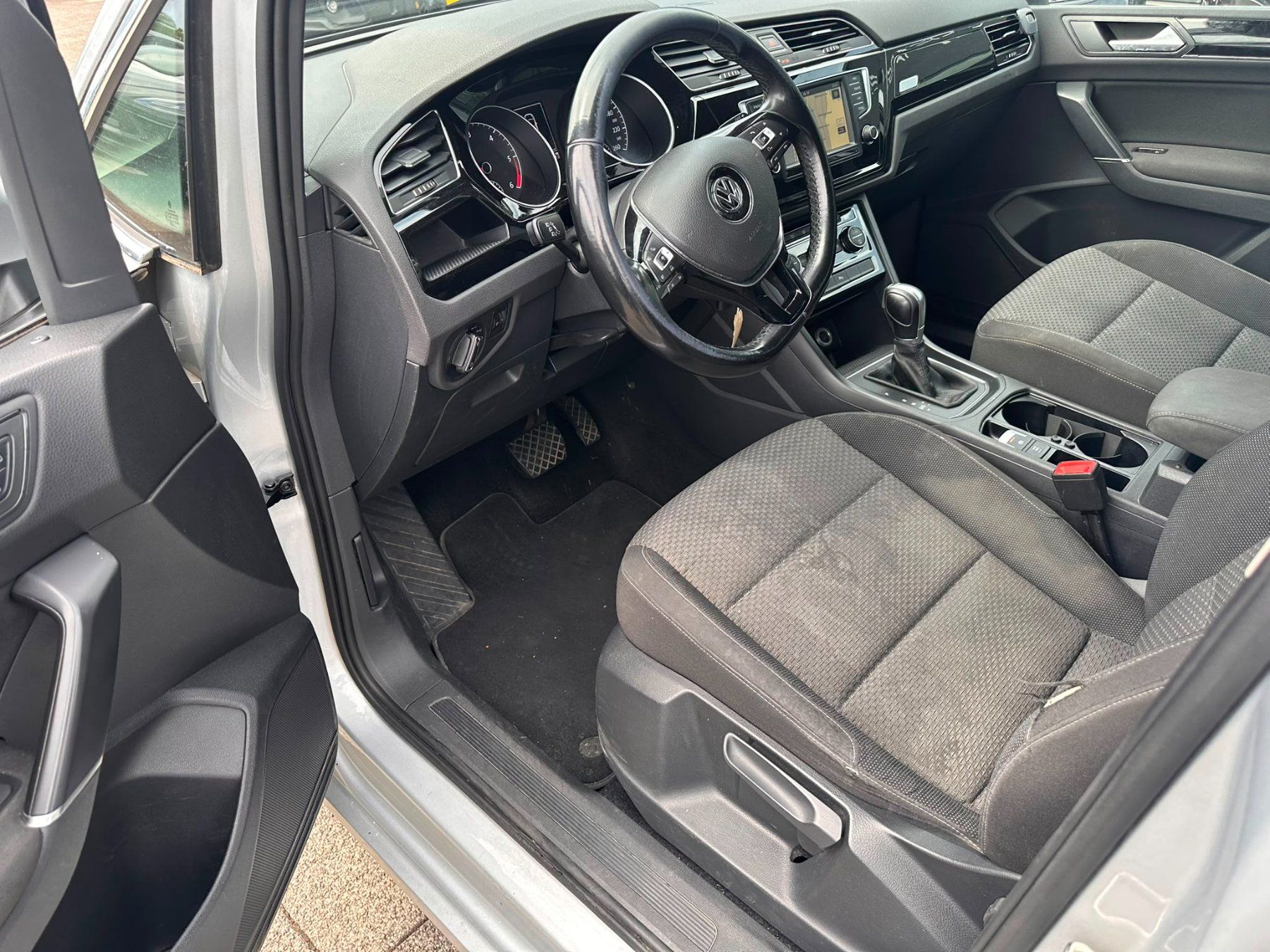 VW Automobili: VW Touran 1.6TDI – Usato da Otelfingen venduto da hof74 3