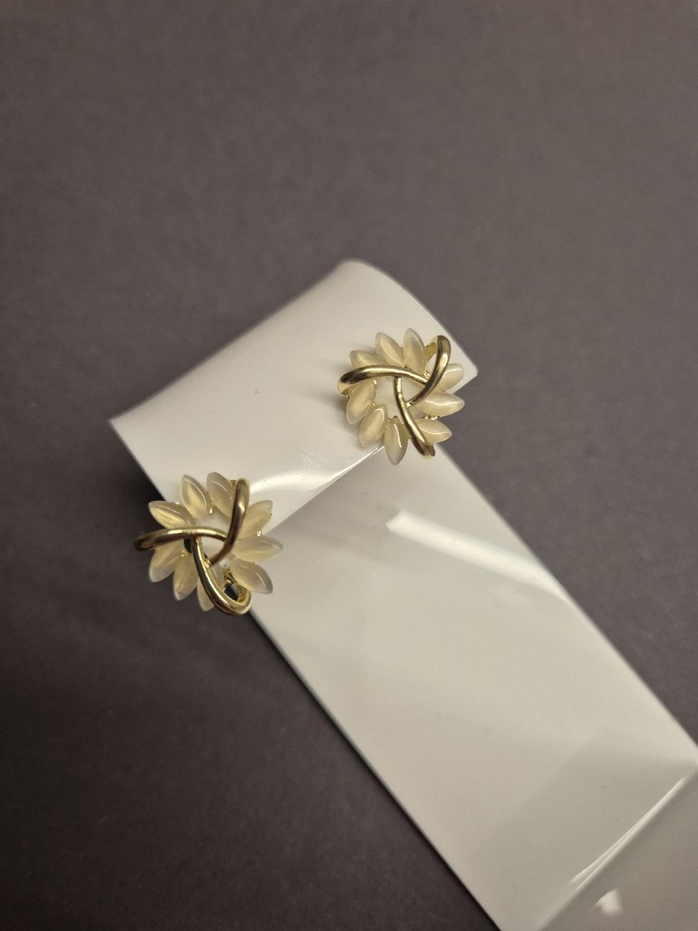 Orecchini pendenti & Orecchini a lobo: Ohrringe Blumenmuster goldig – Nuovo e nell'imballaggio originale da Rotkreuz venduto da Carbone_Bijou-Shop 2