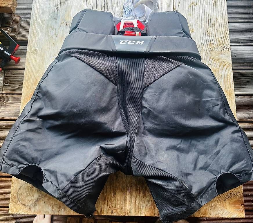 Protections: CCM E 2.9 Int Small Goalie – D'occasion à Buochs par pas_687f 1