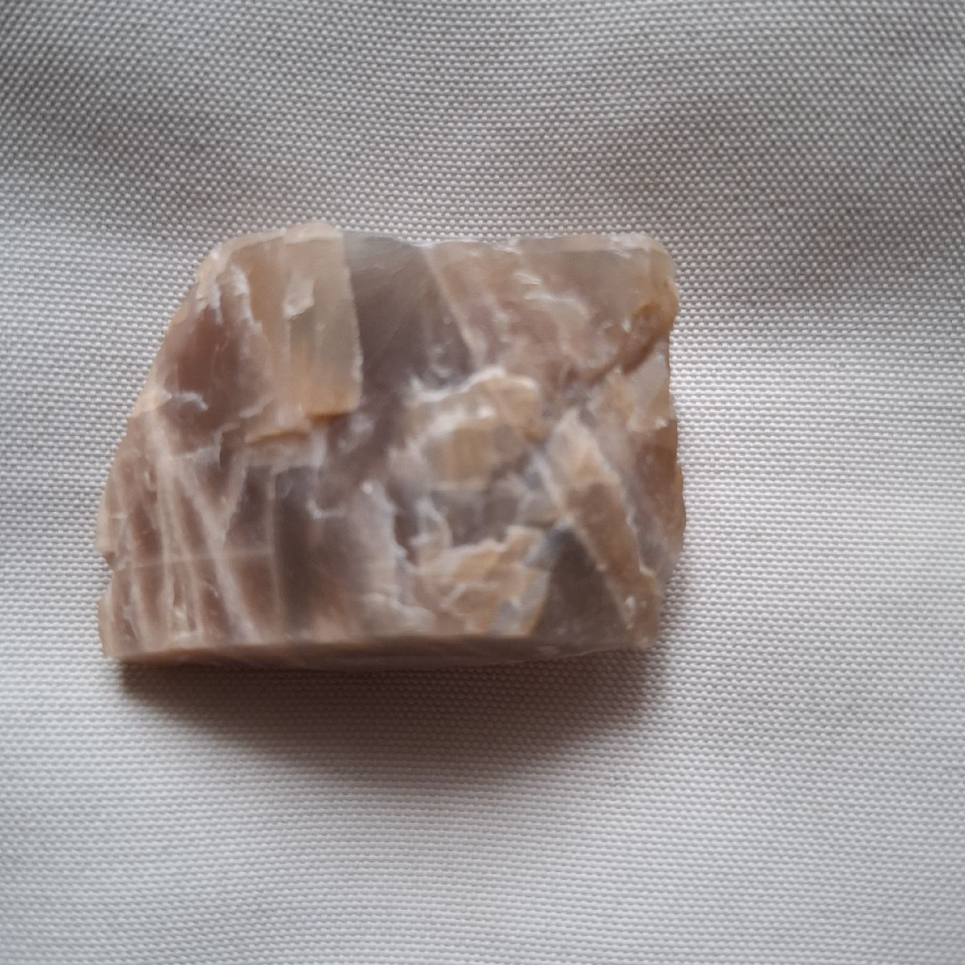 Mineralien & Heilsteine: Mineralstein, Mondstein – Gebraucht aus Dietikon von Hirschkopf 1