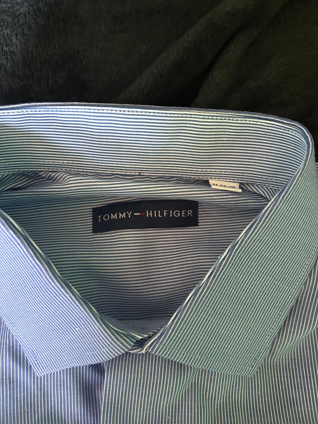 Tommy Hilfiger Hemden: Tommy Hilfiger Hemd Gr. M – Gebraucht aus Allschwil von GrenzWert 1