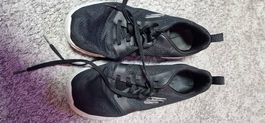 Sketchers schwarz Grösse 42