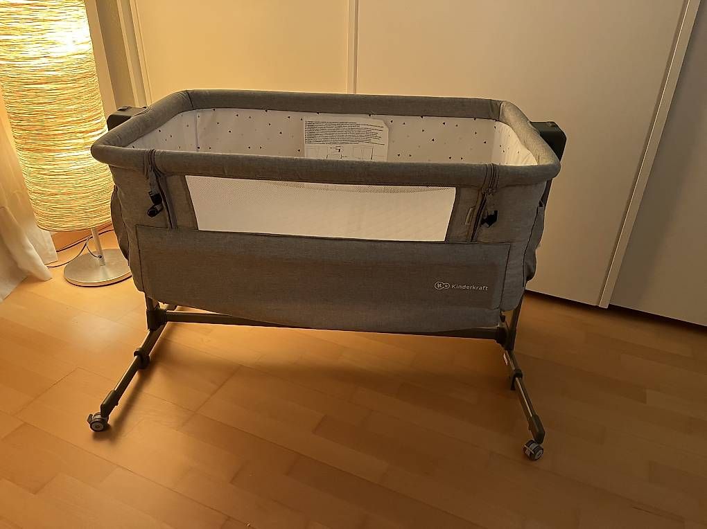 Kinderkraft Lits: Beistellbett Kinderkraft – D'occasion à Stüsslingen par MiBachmann