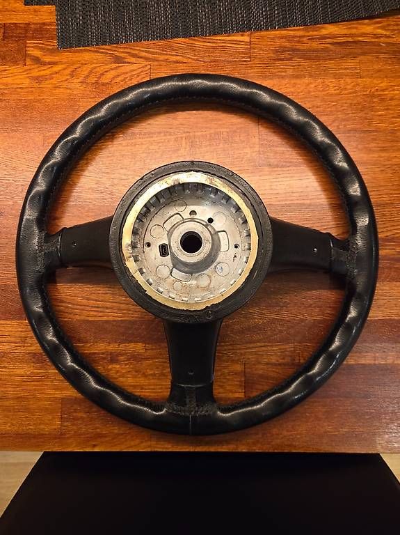 Tutti pezzi di ricambio auto: E24/E28/E30/E34 M-Tech I Lenkrad (32339058694) – Usato da Tann venduto da Sdown 2